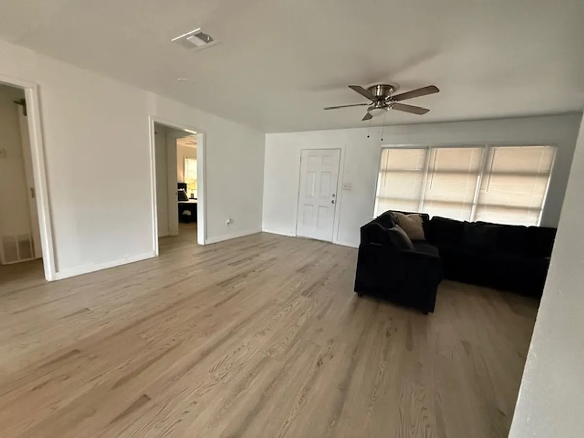 Building Photo - 841 S San Jose Dr