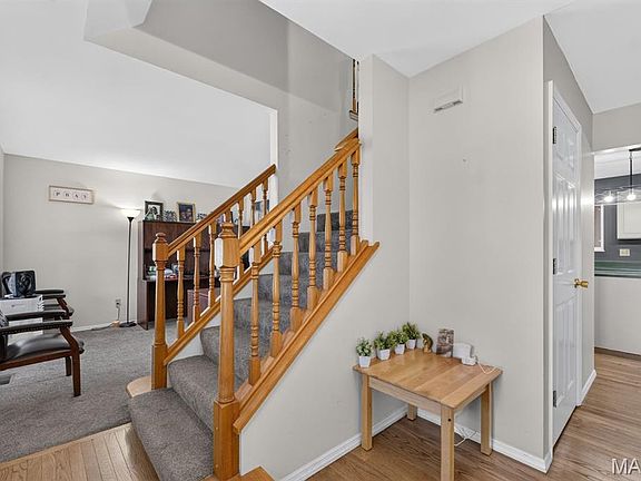 4th image of 1102 Sunny Ridge Dr