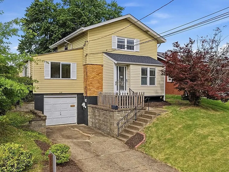 110 Dunbar Dr — Photo 2