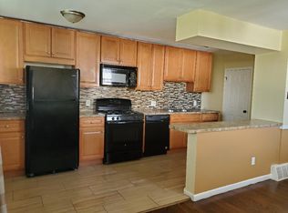 8215 Craig St, Philadelphia, PA 19136
