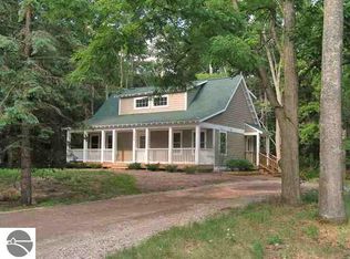 5804 N Oak St, Glen Arbor, MI 49636