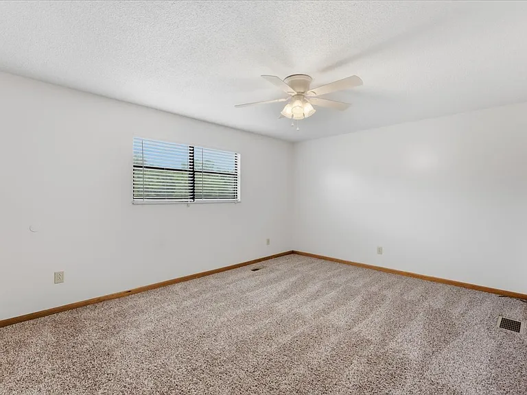 3613 Wrights Ferry Rd — Photo 9