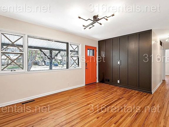 4th image of 1239 N Cramer St