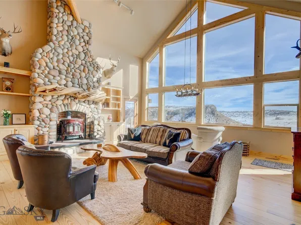 330 Double D Ln, Manhattan, MT 59741