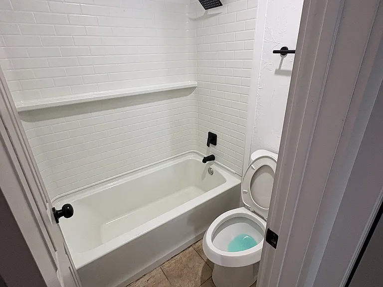 1618 Windmill Ln — Photo 10
