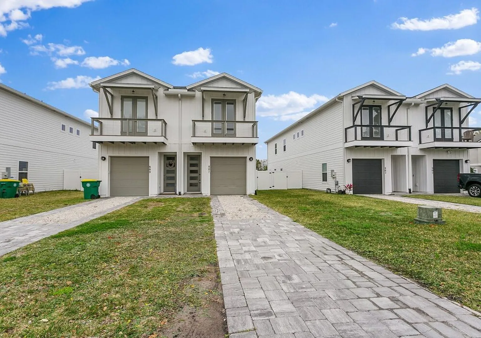 Welcome to coastal living at its finest! — Photo 2