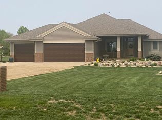 43482 Kaiser Rd, Yankton, SD 57078