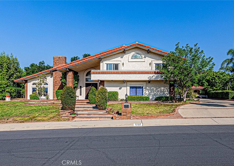 1st image of 1737 Gainsborough Rd