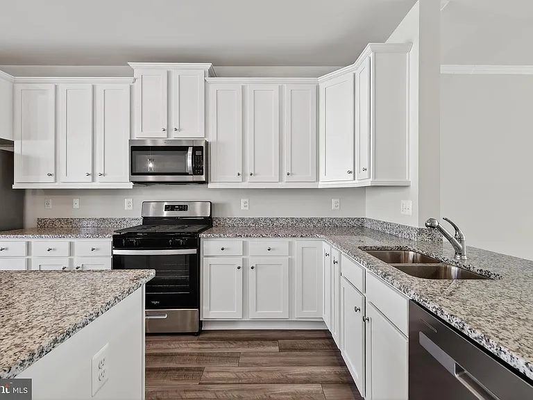 1023 Flester Ln — Photo 14