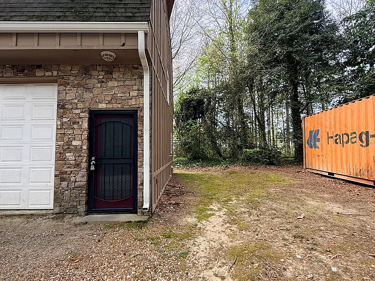 4036 Ben Hill Rd — Photo 16