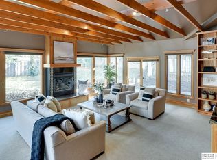 2415 S 100th St, Omaha, NE 68124