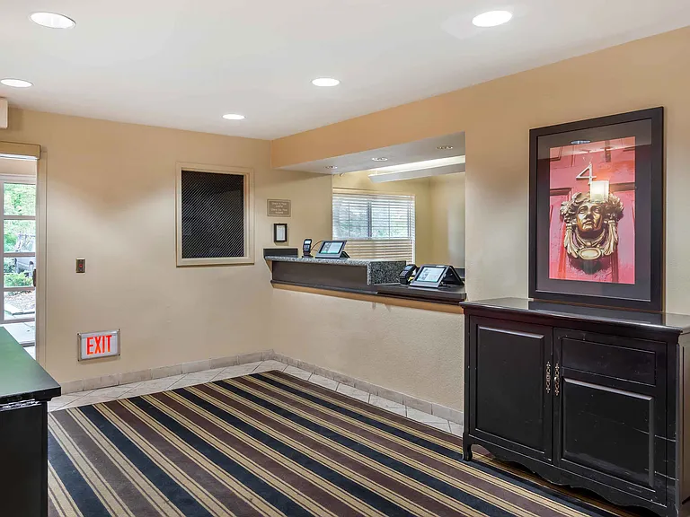 Lobby and Guest Check-in