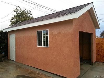2nd image of 853 E 109th St