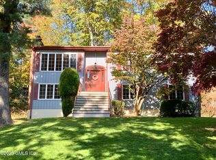 15 Windsor Ln, Cos Cob, CT 06807