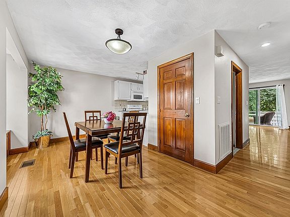 4th image of 38 Kimball Ave Unit 12