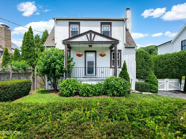 17 Rex St, Greenwich, CT 06831