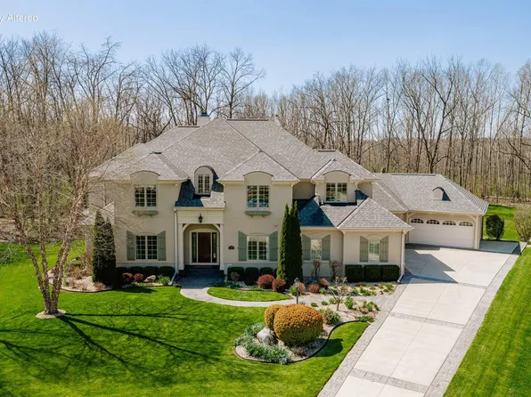 5925 S Conservancy DRIVE, New Berlin, WI 53151
