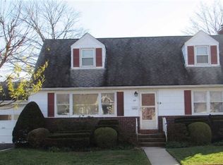 342 N Wisconsin Ave, Massapequa, NY 11758