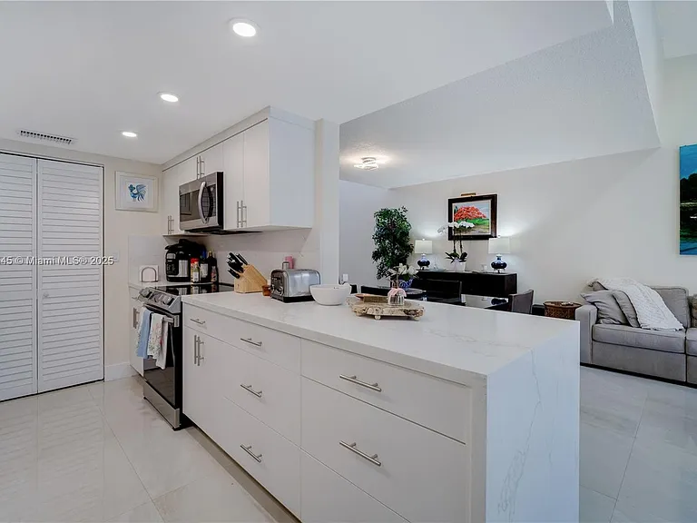 13370 SW 89th Ter #E — Photo 4