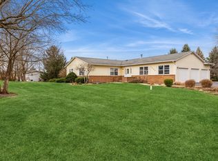 1609 Polaris Rd, Spring Grove, IL 60081