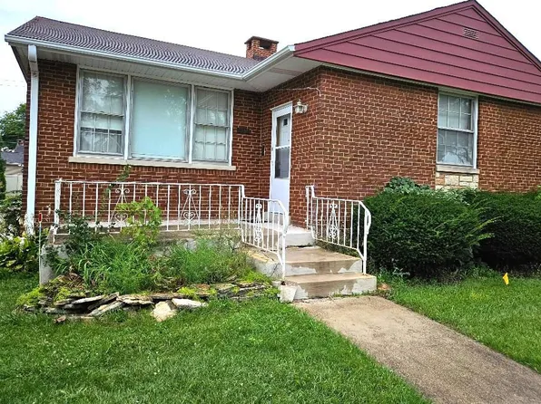 2332 Stratford Ave, Westchester, IL 60154