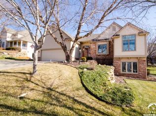 2216 Killarney Ct, Lawrence, KS 66047