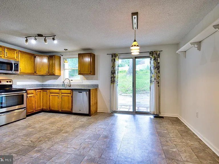 342 Sherry Ln — Photo 15