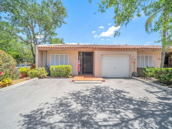 14843 Breckness Pl, Miami Lakes, FL 33016