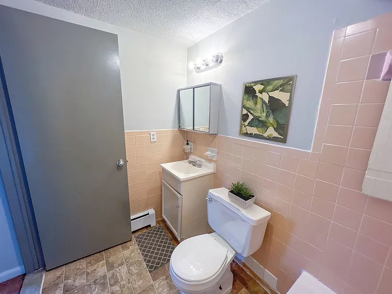 Stacey Ann Apartments — Photo 9