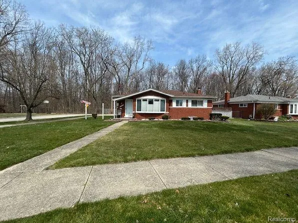 25276 Hayes St, Taylor, MI 48180