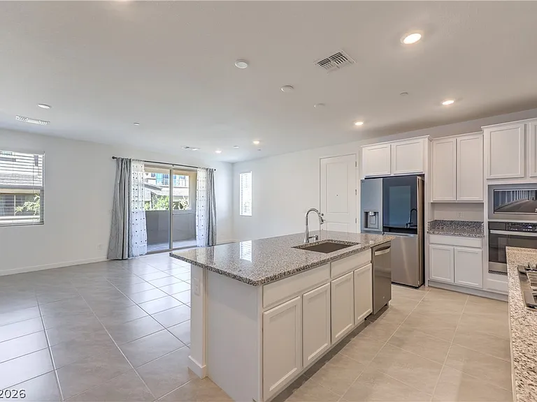 11390 Crimson Ledge Ave — Photo 8