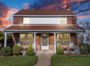 6835 Ridgevue Dr, Pittsburgh, PA 15236