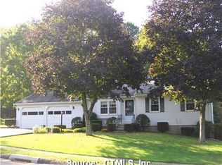 5 Sachem Rd, Farmington, CT 06062