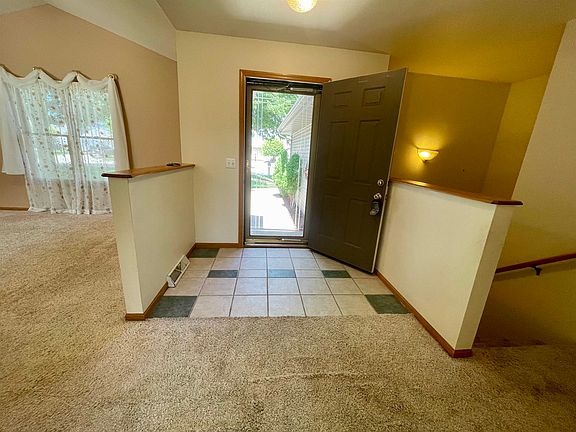 3rd image of 3726 Wintergreen Way