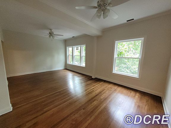 5th image of 6932 N Lakewood Ave APT 2
