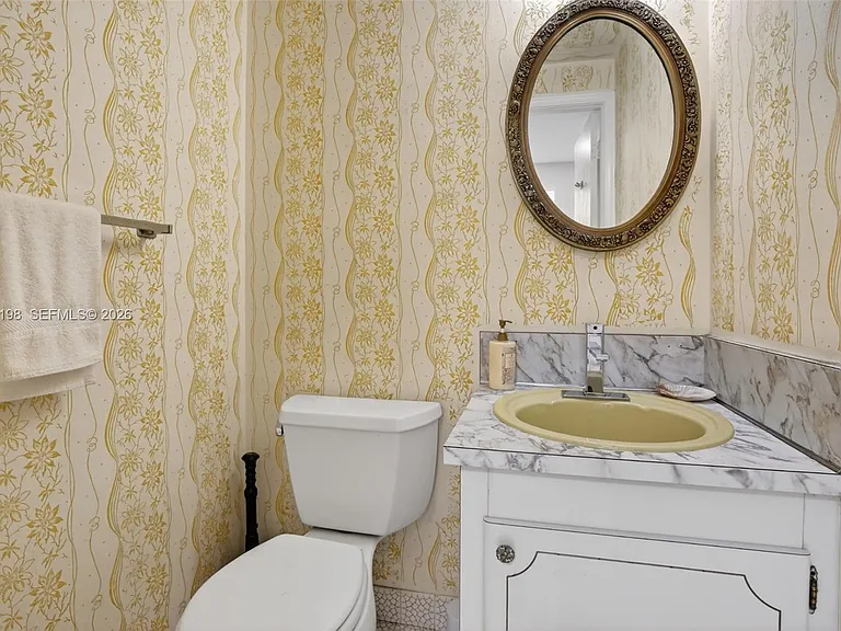 1817 S Ocean Dr #Penthouse 19 — Photo 22