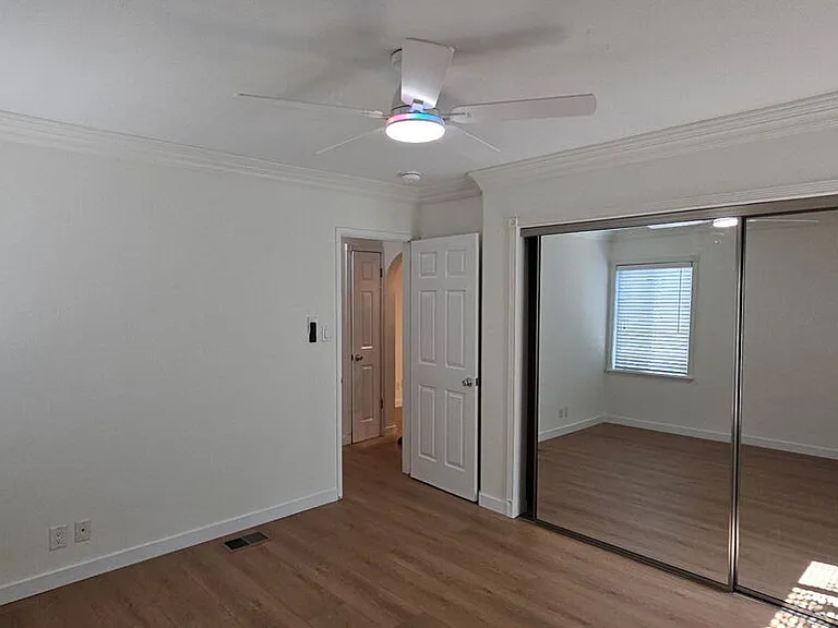 451 S Doheny Dr #451 — Photo 11