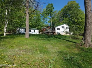 5 Center St, Ticonderoga, NY 12883