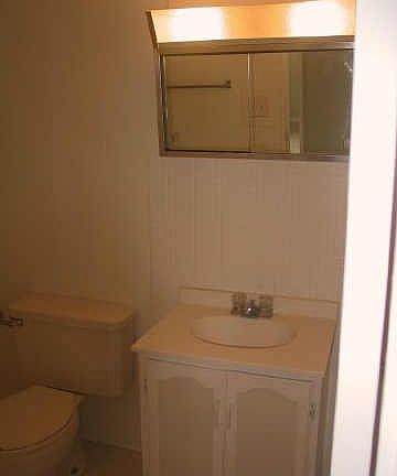 5th image of 2448 N Winfield Ave