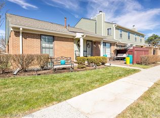 31214 Country Blf #216, Farmington Hills, MI 48331