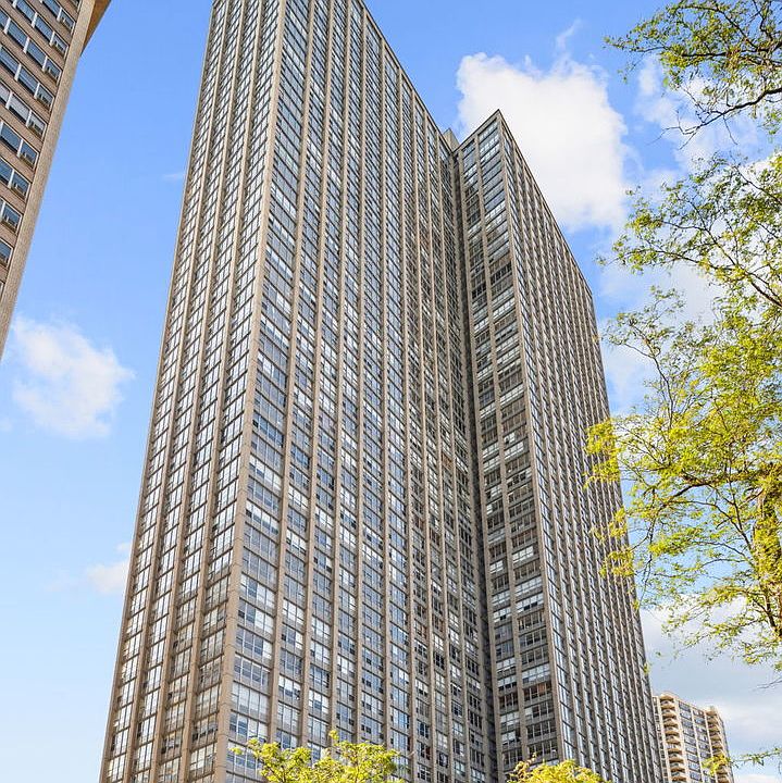 1st image of 655 W Irving Park Rd APT 4011