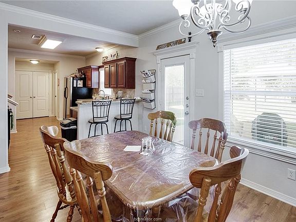 3rd image of 6918 Appomattox Dr