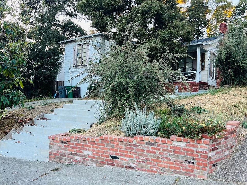 2nd image of 3525 Oak Knoll Blvd
