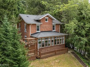 460 Spruce St, Thomas, WV 26292