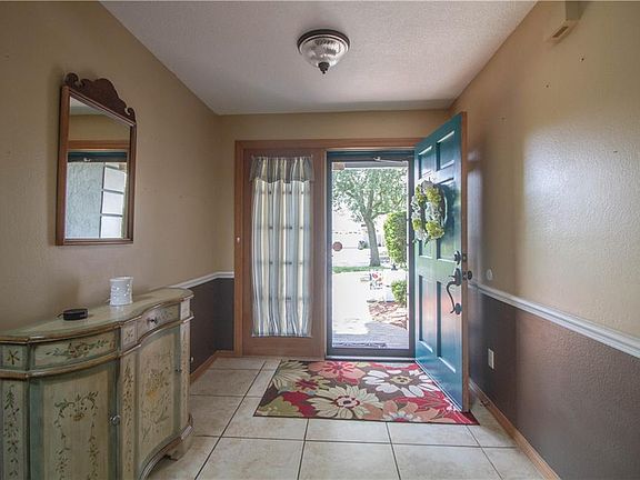 4th image of 7610 Glenmoor Ln