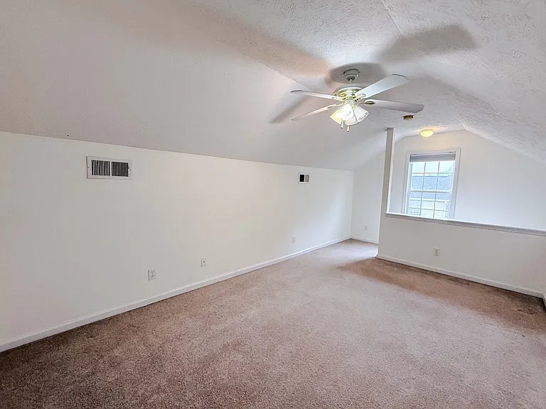 7704 Redwood Ave — Photo 7