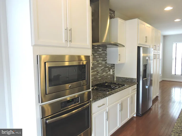 20425 Codman Dr — Photo 6