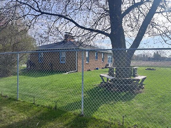 4th image of 2991 Blades Rd