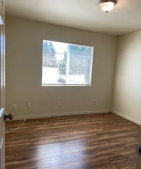 415 E Flora St #1-13 — Photo 13