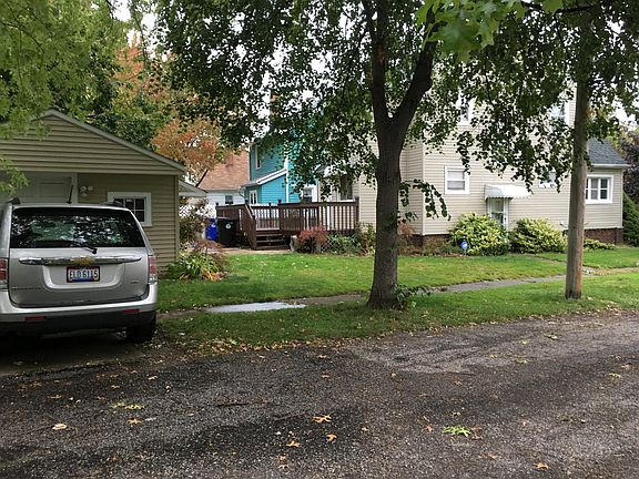 1-car garage with private end street and plenty parking spac